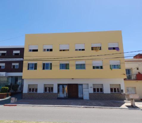 Mutualidad De Empleados Del Club Gimnasia Y Esgrima De Buenos Aires Apartment Mar de Ajo